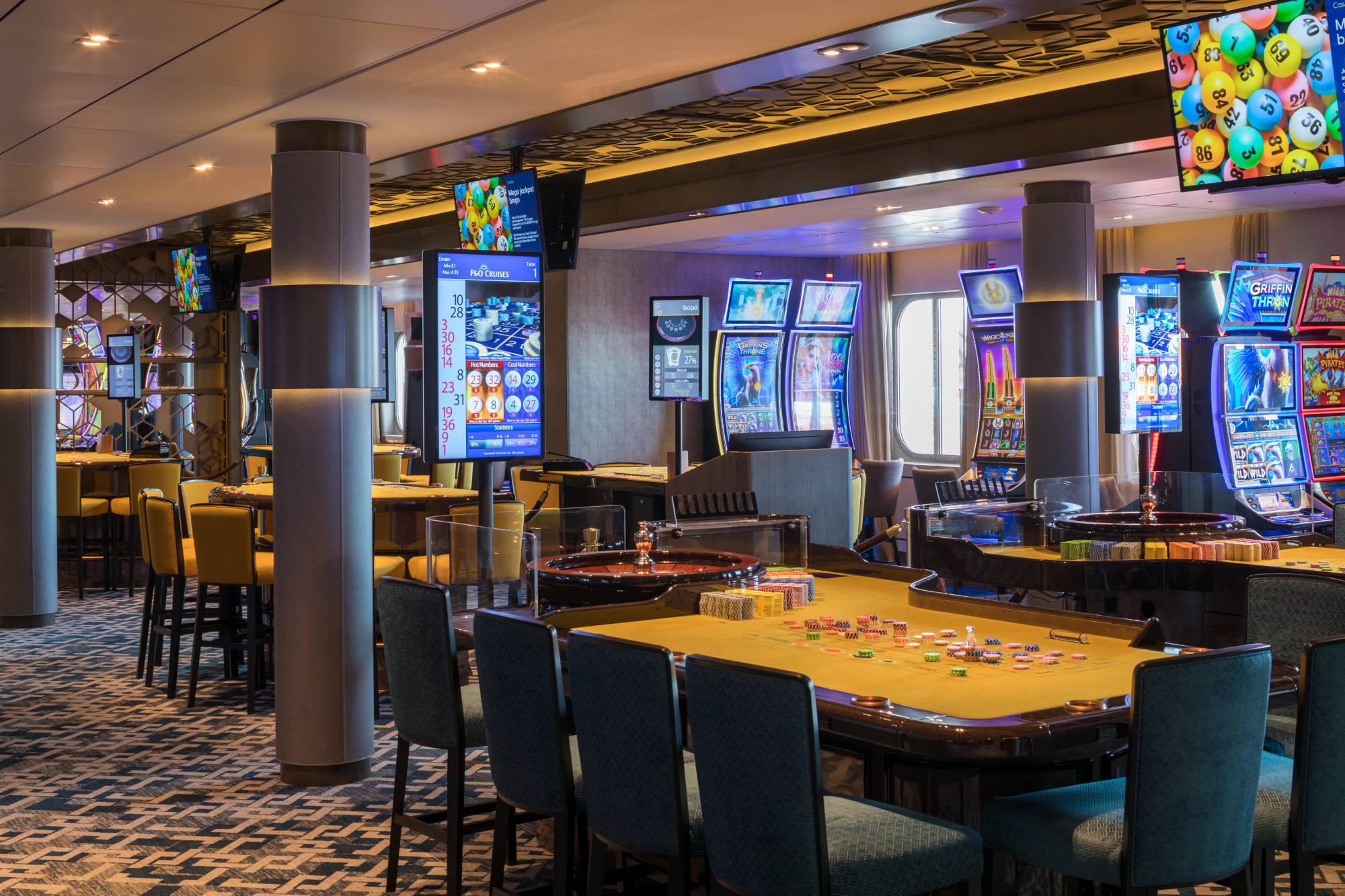 MyCruise P&O-Cruises Iona Offentlige-arealer Casino-butikker1
